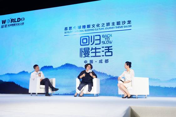 中央社科院在《中产阶层的未来发展趋势与社会治理创新》报告中显示:中国的中产阶层规模正在日益庞大。但与发达国家的中产阶层不同,国内的“新中产”对自身处境有强烈的焦虑感。面对国内不断上涨的房屋等大宗消费品价格的上升,这种焦虑感还有加大之势。